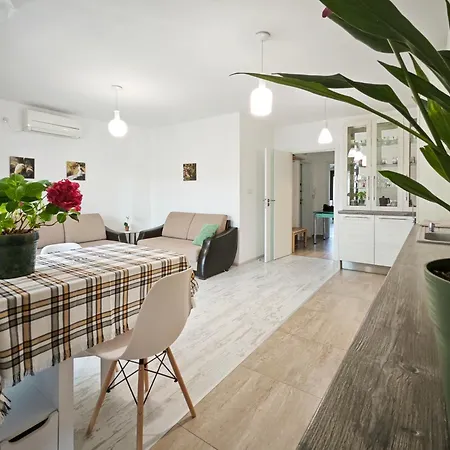 уютная рядом с центром бургаса 부르가스