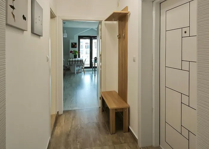 уютная рядом с центром бургаса 公寓 *